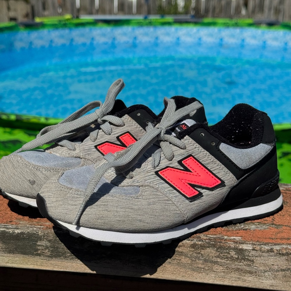 New Balance Men's Sneakers in Gray and Neon Pink